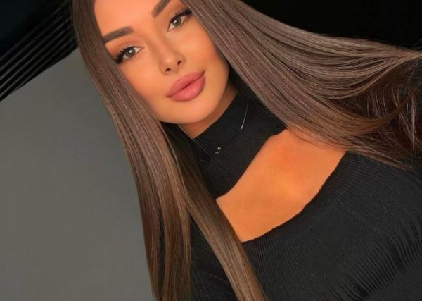 Развратная шлюха Виолетта